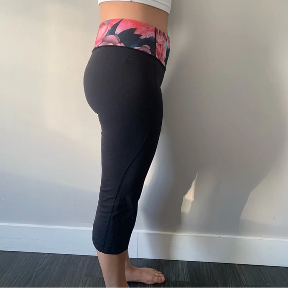 ๐บ Elevate Your Yoga Flow with Lululemon Black Capris - Women's Size 8 ๐งโโ๏ธ - Picture 3 of 9